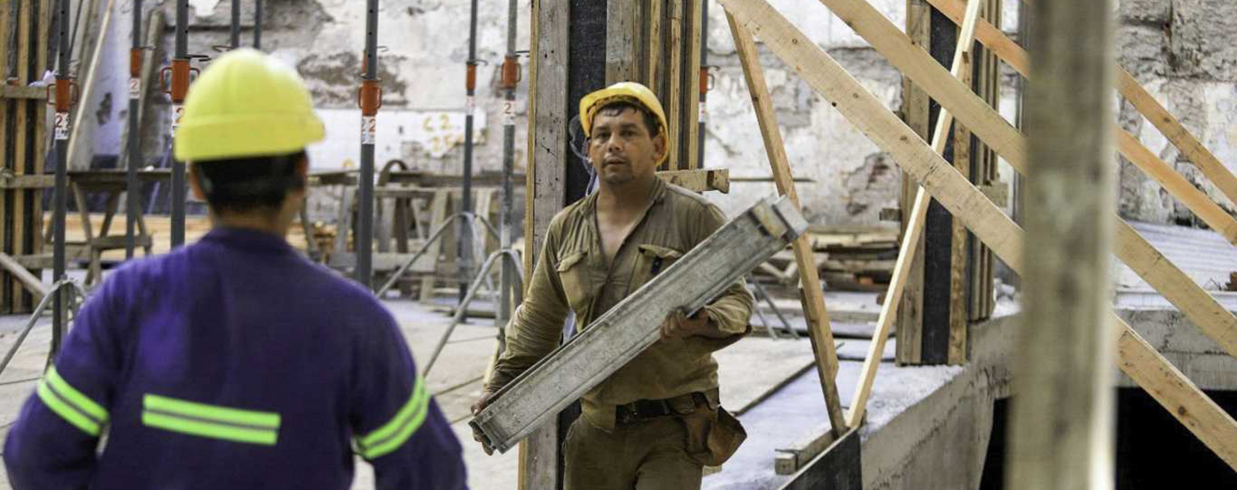 Cayó la producción industrial y la construcción: qué consecuencias traerá