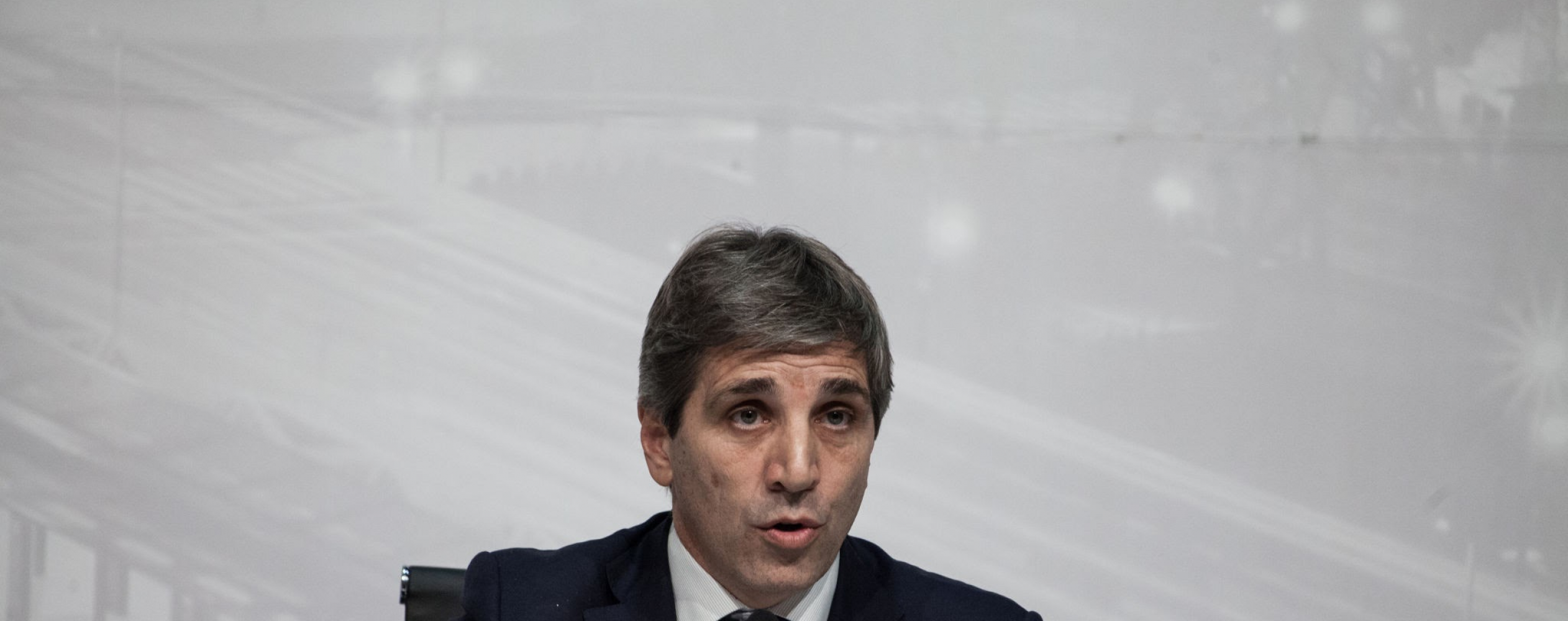 Retenciones y apoyo de EEUU: el conejo que Caputo sacó de la galera